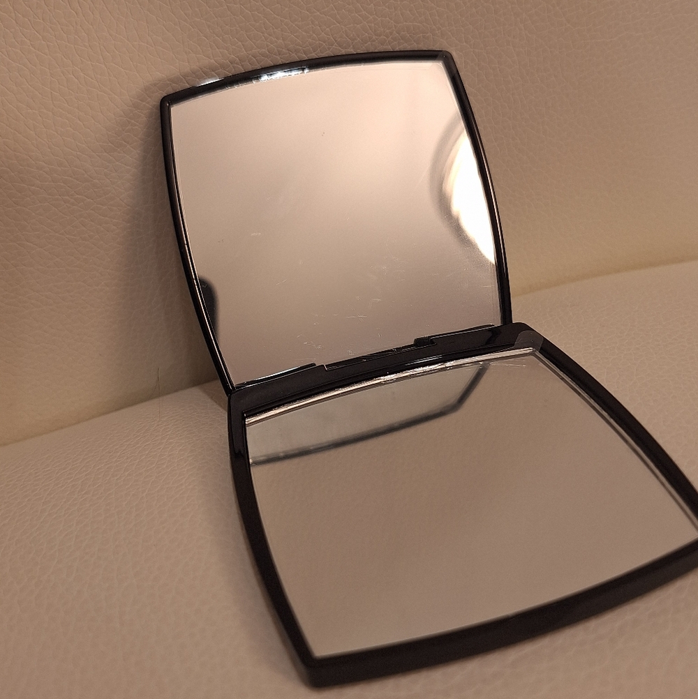 NWT CHANEL Black Miroir Double Facettes Compact Case w/ Dust Bag - Picture 3 of 4